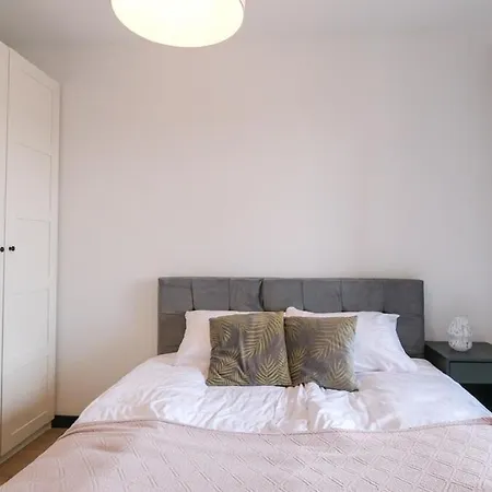 Apartment Mogilska Modern - Free Parking *