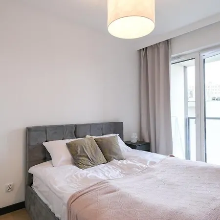 Apartment Mogilska Modern - Free Parking - By Hosty *